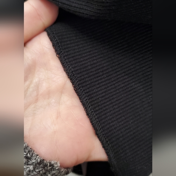 DAISY STREET BLACK RIBBED CROP TANK TOP - Picture 3 of 6